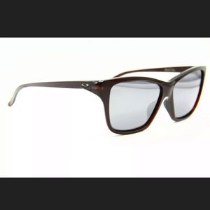 Oakley Hold On Sunglasses in Frosted Rhone